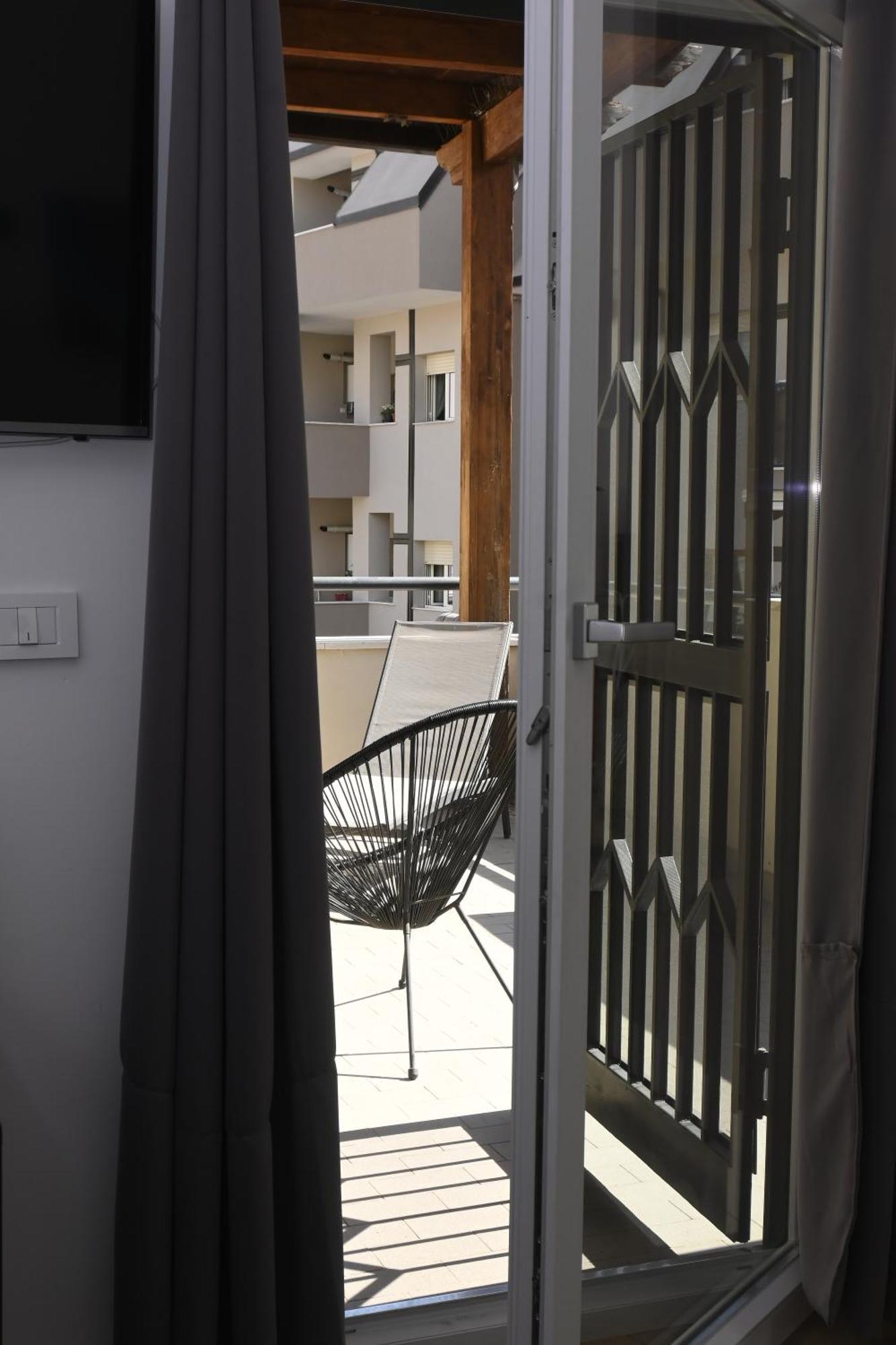 Zeta Rooms Caserta Buitenkant foto