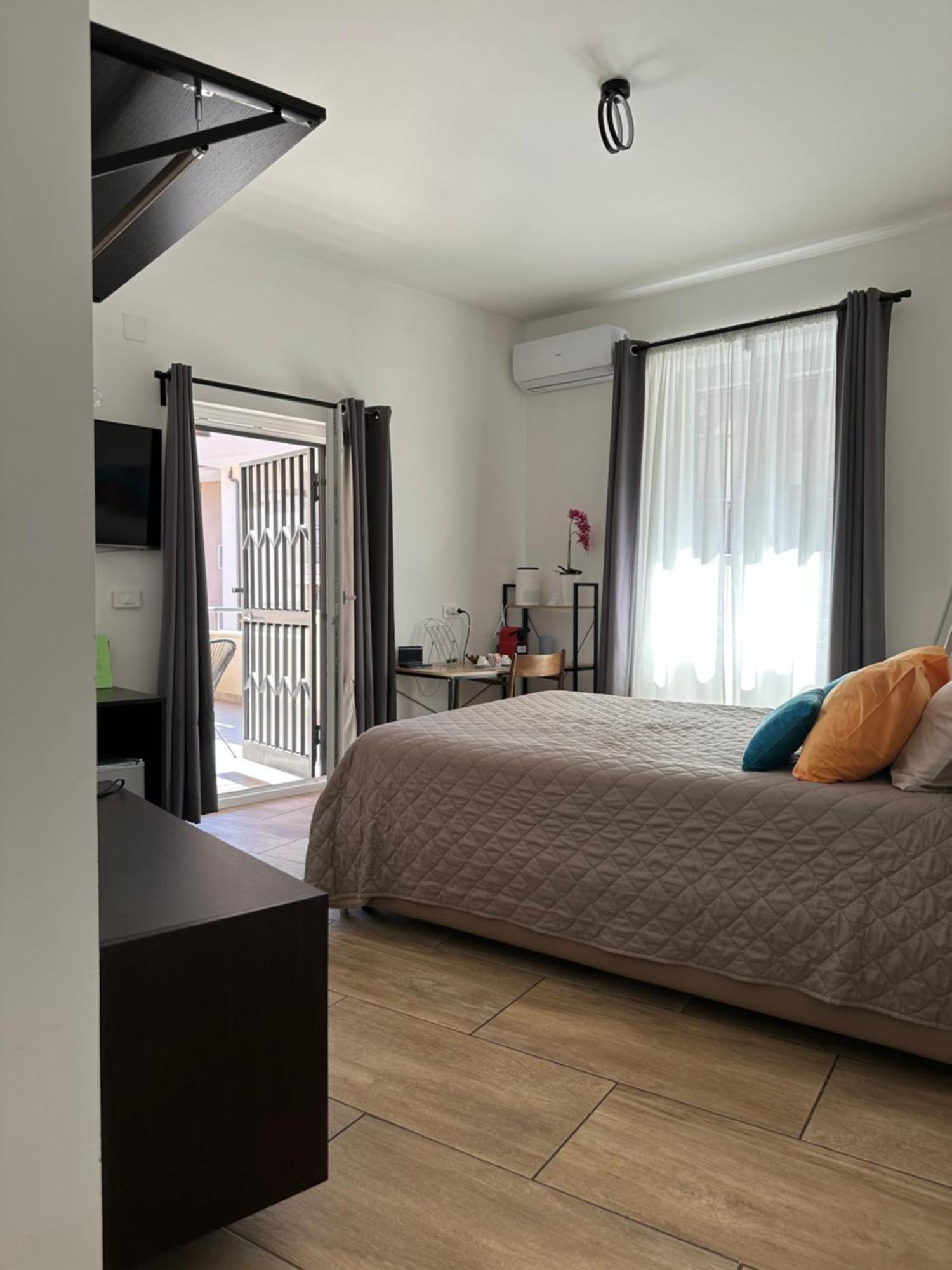Zeta Rooms Caserta Buitenkant foto